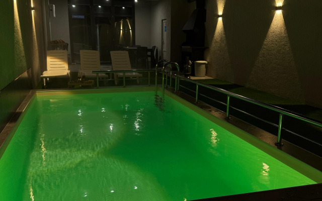 Гостевой дом Дом с бассейном на берегу