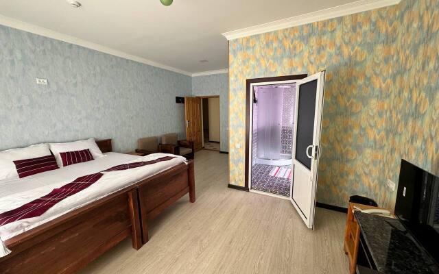 Qamar Hotel