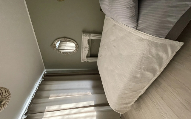 Artflet Flat