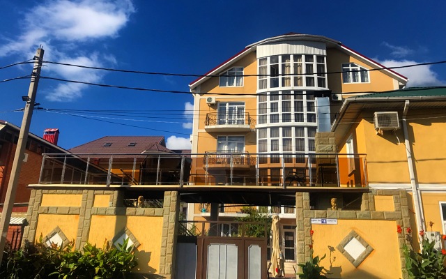 Udacha Hotel