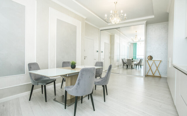 3-bedroom Vip Repina Street 4 Center Apartments