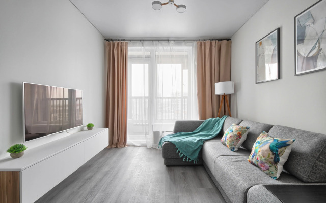 Апартаменты MyHomeYourHome на Дальневосточном проспект 19 к1