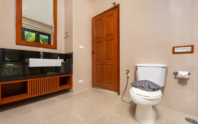 Traditional Thai 2BR in Baan Bua Estate Villa