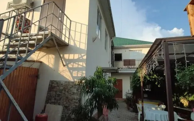 Elina Guest house