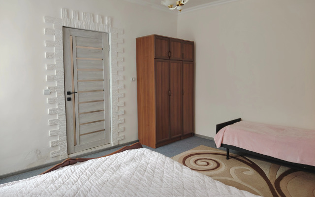 Uyutny V Gorode Gyumri Private house