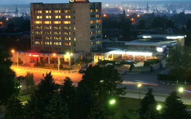 Amaks Azov Hotel