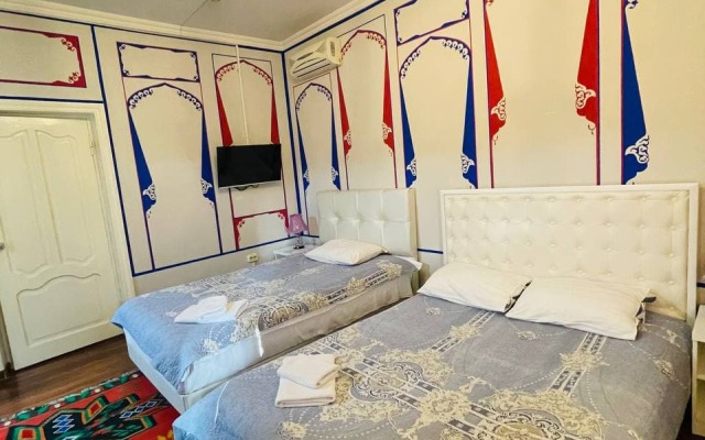 Chor Minor 100 m do starogo goroda s besplatnum bassejnom  Hotel