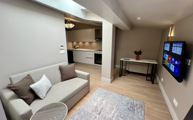 Weingart Suites Hotel