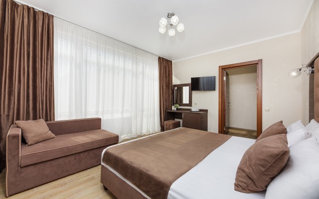 Leonsia Hotel