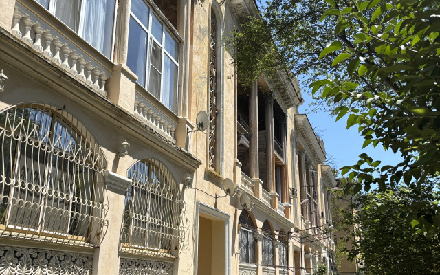 Stilnaya Kvartira ryadom s Morem i Parkom Flat