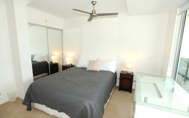 Surfers Paradise Three Bedroom With Pool and Spa Access