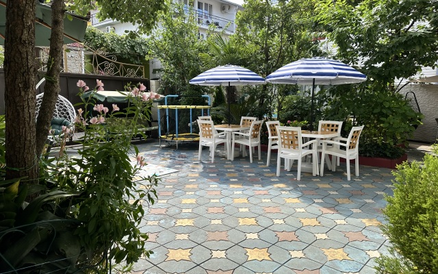 Lazurnyij Briz Guest house