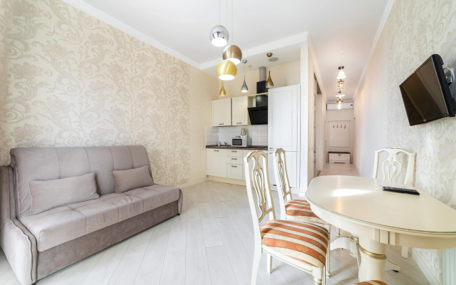 Квартира Real Apartments в Актер Гэлакси