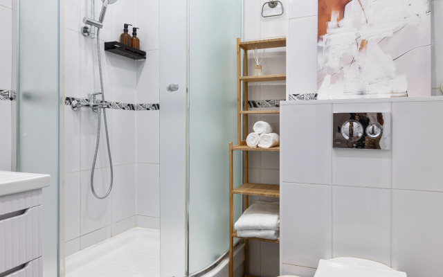 Квартира GM Apartments Четырехкомнатные с двумя санузлами