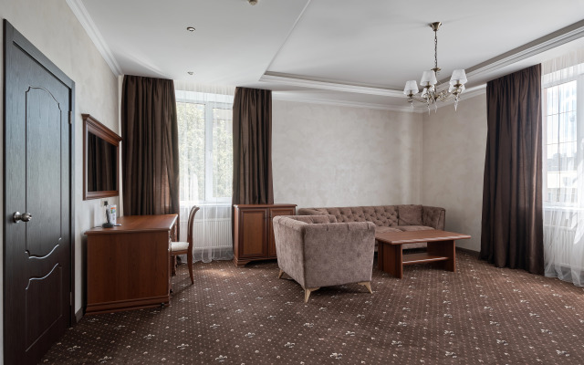Korona Hotel