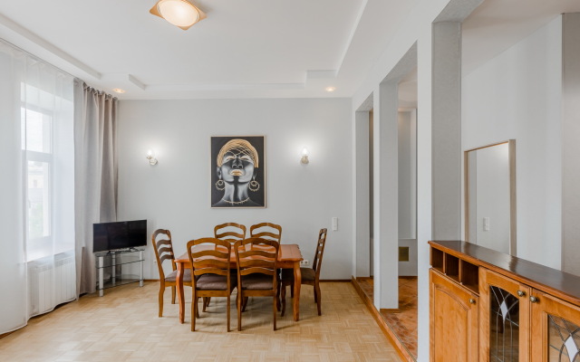 Апартаменты SpbStay с сауной на Невском проспекте 90