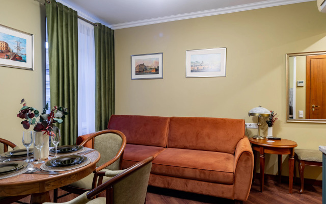 Квартира классическая евро-двухкомнатная на Столярном переулке