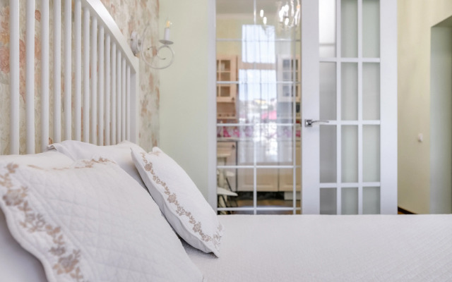 Krasivyi v stile "Provans" u morya v ZhK "Barselona Park" Apartment