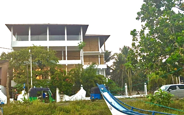 Weli Surf Lodge Hotel