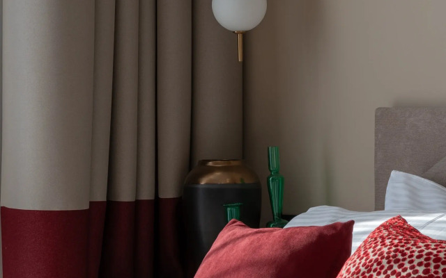 Granat s Basseynom i Mangalnoy Zonoy Villa