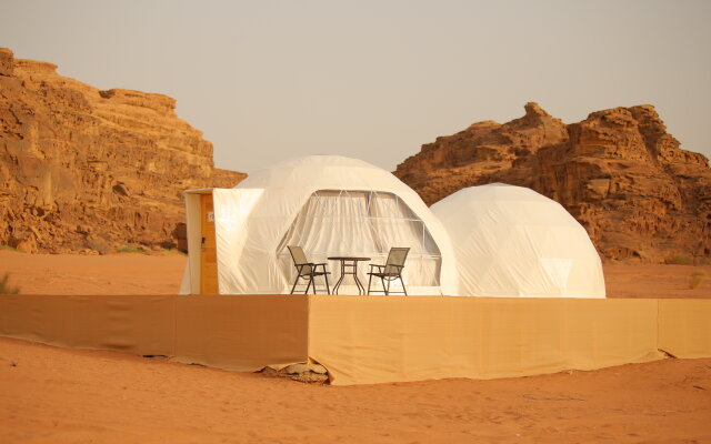 Wadi Rum UFO Luxotel Camping