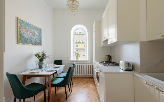 Апартаменты Minin Apartments с видом на Александринский Театр 130 кв.м.