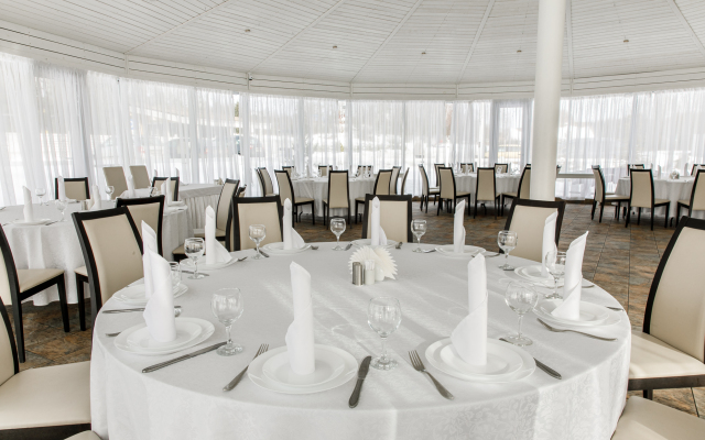Pribrezhnyij Yarburg Park Hotel