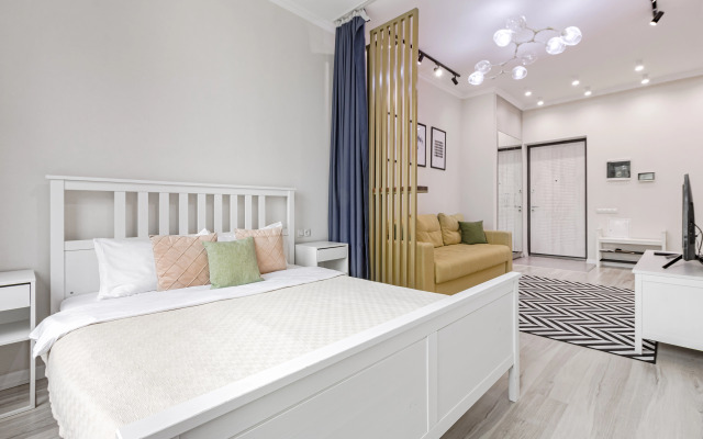 Avenue 5 Apartments