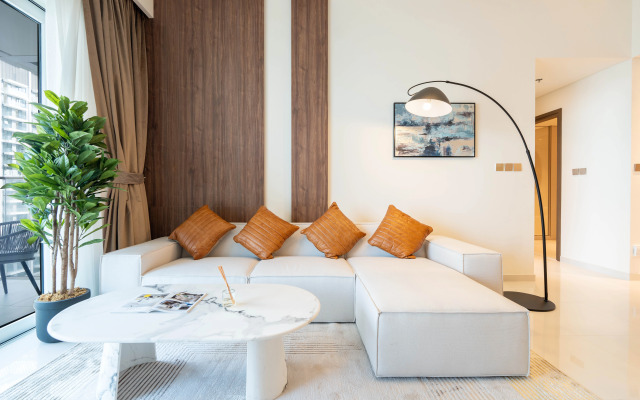 Keyrock Palm View Pool & Gym Access Apartments