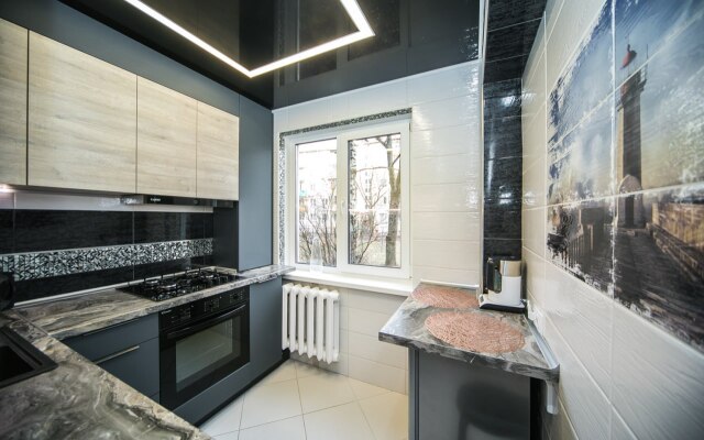 2-Kh Komnatnye Apartamenty Na Kujbysheva Flat