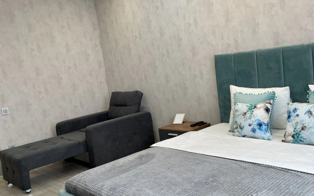 Апартаменты на Оранжерейной