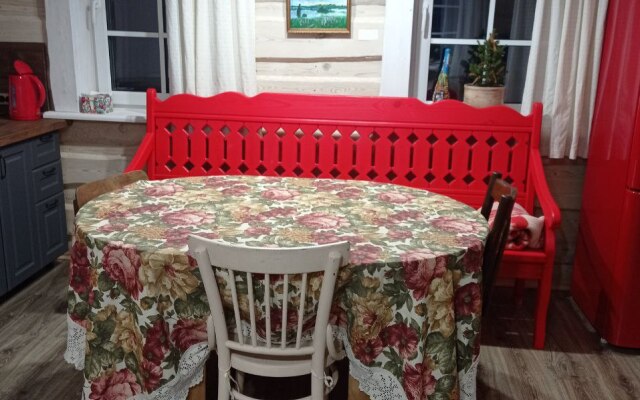 Domik Khudozhnikov Guest House