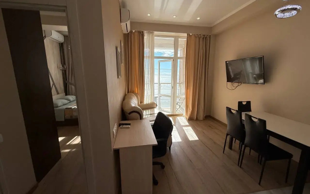 687 Na Krymskoy 89 Apartments