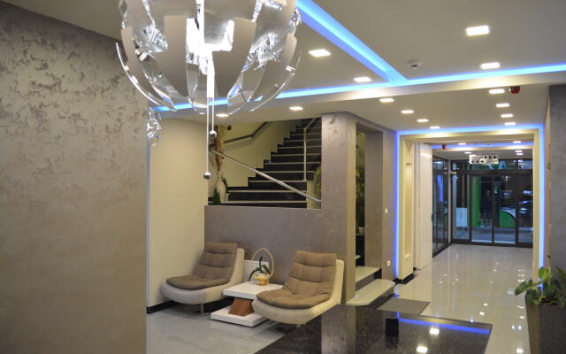River Hotel