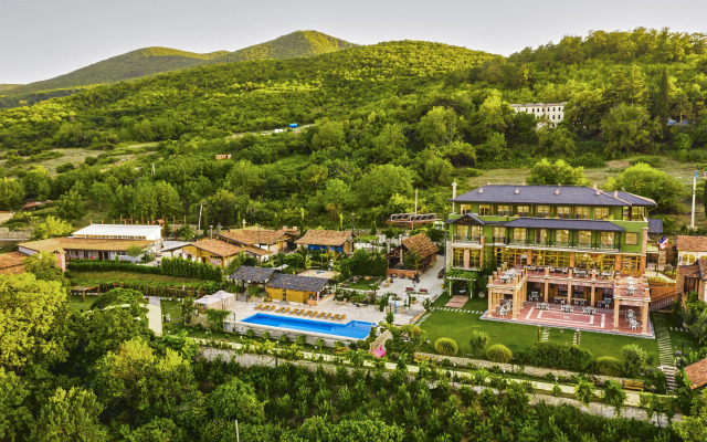 Ampelo Hotel