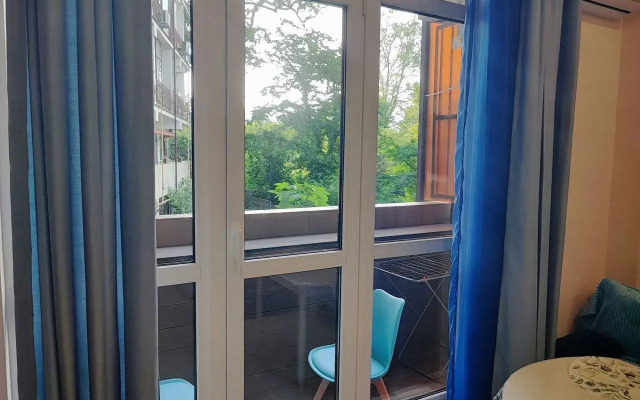 S Lodzhiey i Vidom na Les Flat