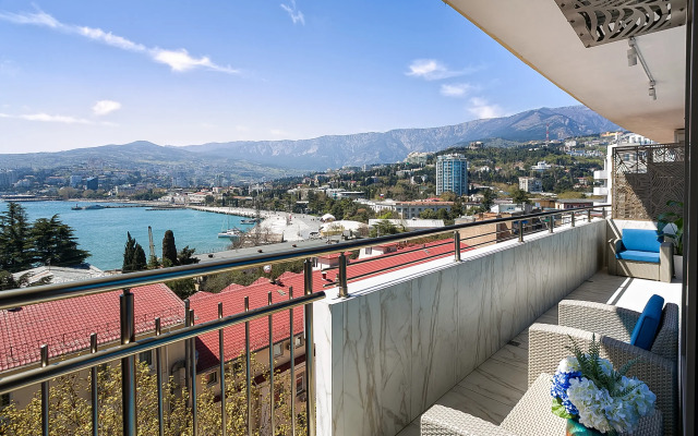 Yalta Plaza Apartments