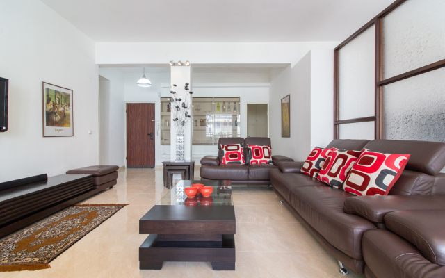 Апартаменты Bright 3BR in the Beating Heart of TLV by FeelHome