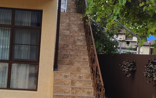 Mistral Vardane Guest house