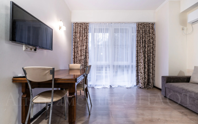 Oplot - S dvumya spal'nyami i vannoj 2 Apartments