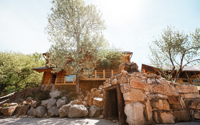 Zagorodny klub Kura-Tsetse Hotel