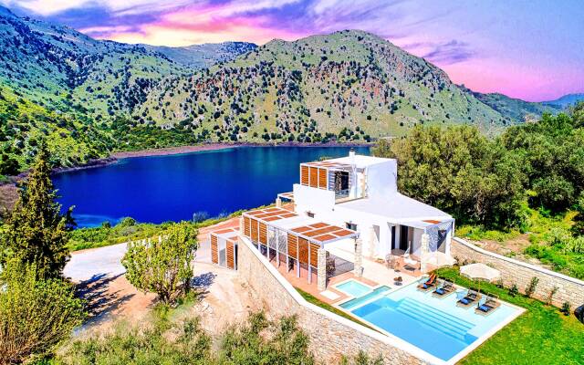 Blue Lake Villa Heated Pool
