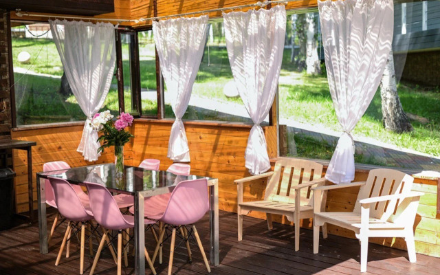 Pchely U Ozera PrivateHouse
