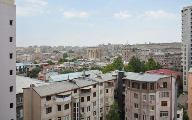 3-K Kvartira v Novostroyke na Ulitse Arama Flat
