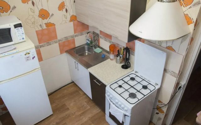 U DK Metallurgov. Barbaris two-room Apartments