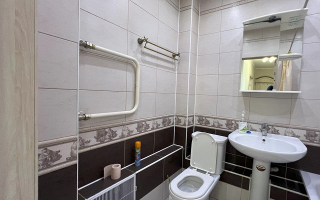V Novom Elitnom Dome V Tsentre Goroda Flat