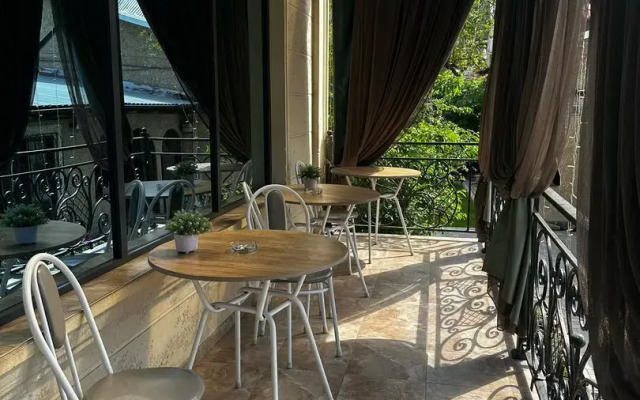 Dosman Hotel