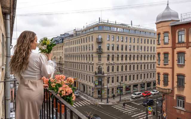 Prostornye apartamenty u Nevy Flat