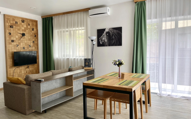 Semeynye Dvukhkomnatnye S Terrasoy Na Glavnaya 21L Apartments