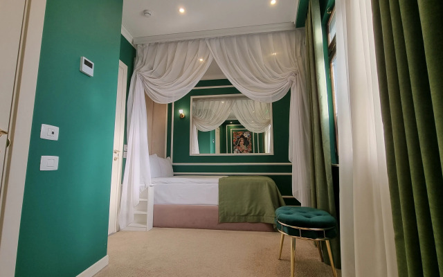 Seven Beauties Hotel
